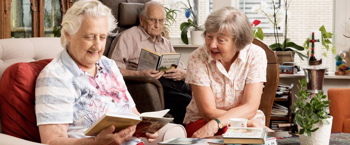 Meld nu iemand aan voor Bibliotheek aan Huis en ontvang een boekenbon van € 10