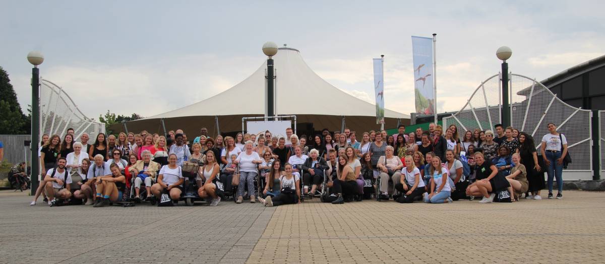Op 28 en 30 augustus hebben we ruim 100 ouderen blij gemaakt met een uitje naar Diergaarde Blijdorp.